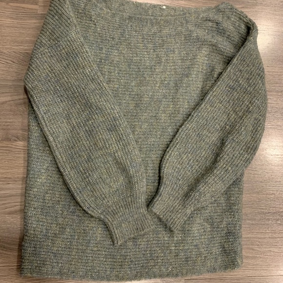 Boatneck sweater ⭕️prices firm - Picture 2 of 4